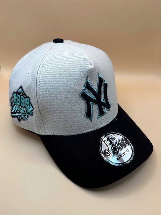 New Era Other - NWT New Era 9FORTY New York Yankees Adjustable Hat